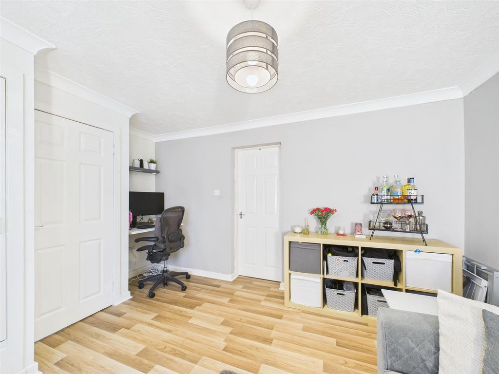 Property photo 2 of 9 Cam01486G0-Pr0954-Still005.Jpg