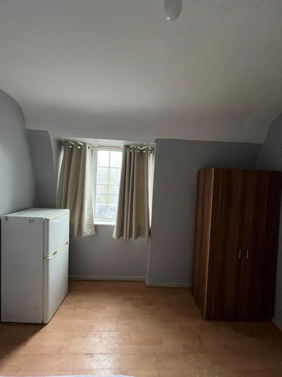 Property photo 3 of 4