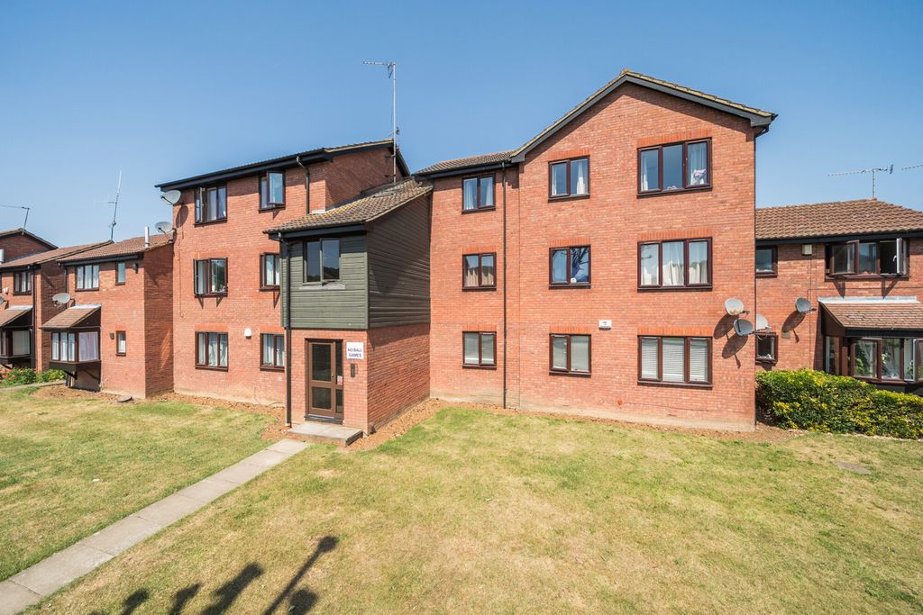 Property photo 1 of 12 1466803-1-6A16d6c...