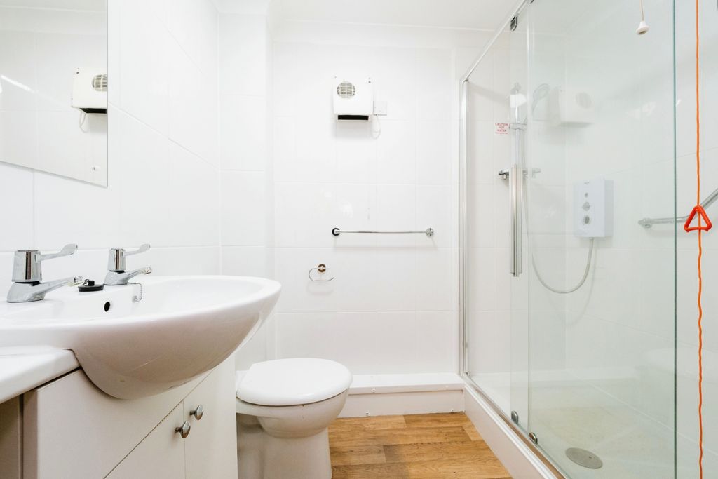 Property photo 1 of 13 Shower Room