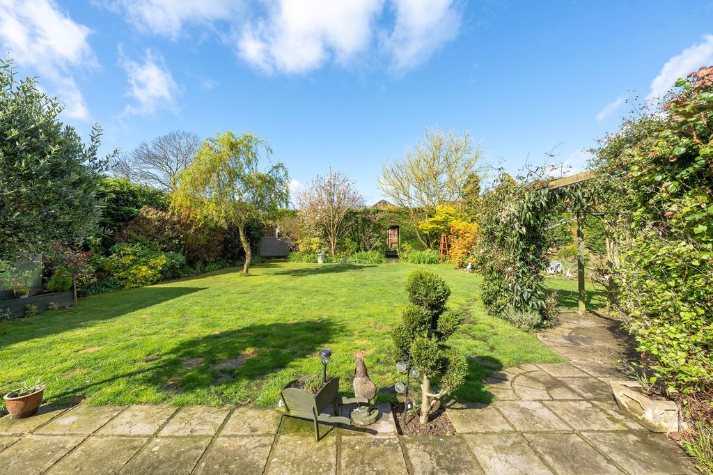 Property photo 3 of 23