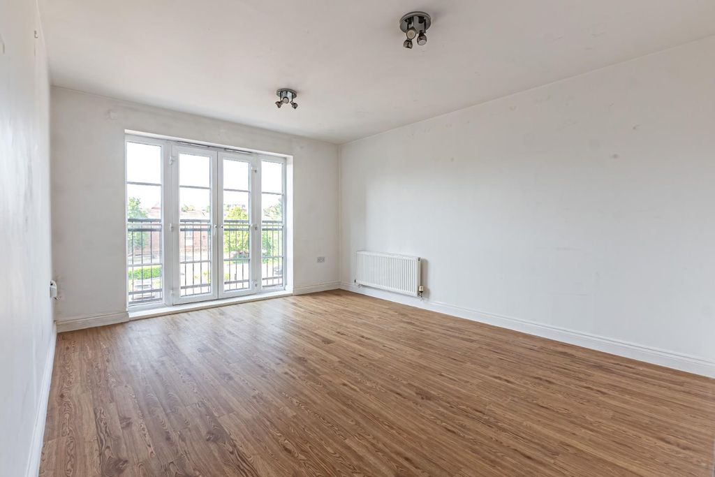 Property photo 2 of 11