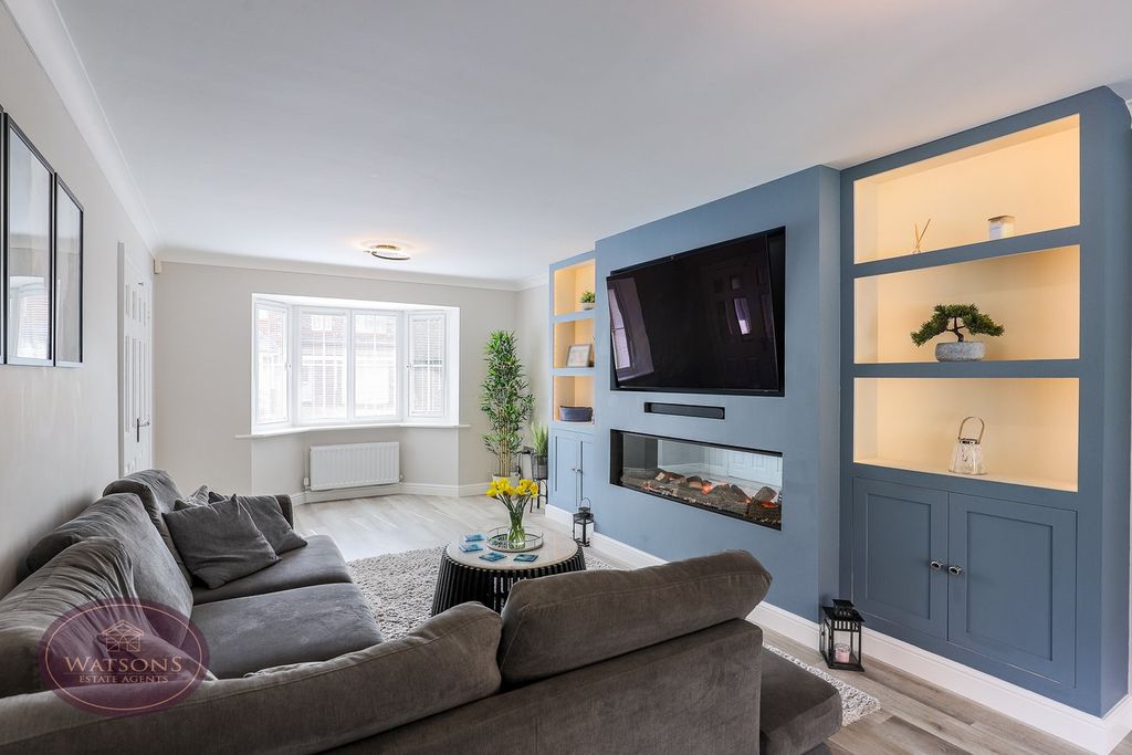 Property photo 3 of 34