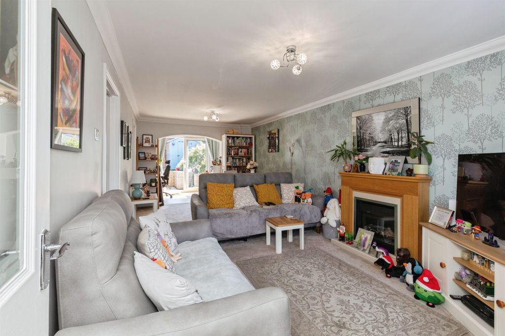 Property photo 2 of 17