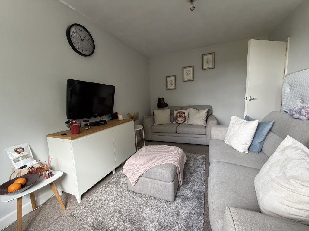 Property photo 3 of 11 Img_0884