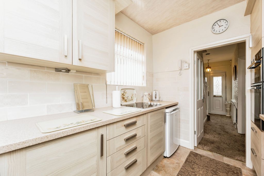 Property photo 3 of 15 Kitchen