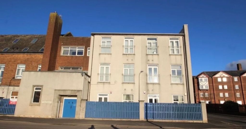 Property photo 1 of 8 Front