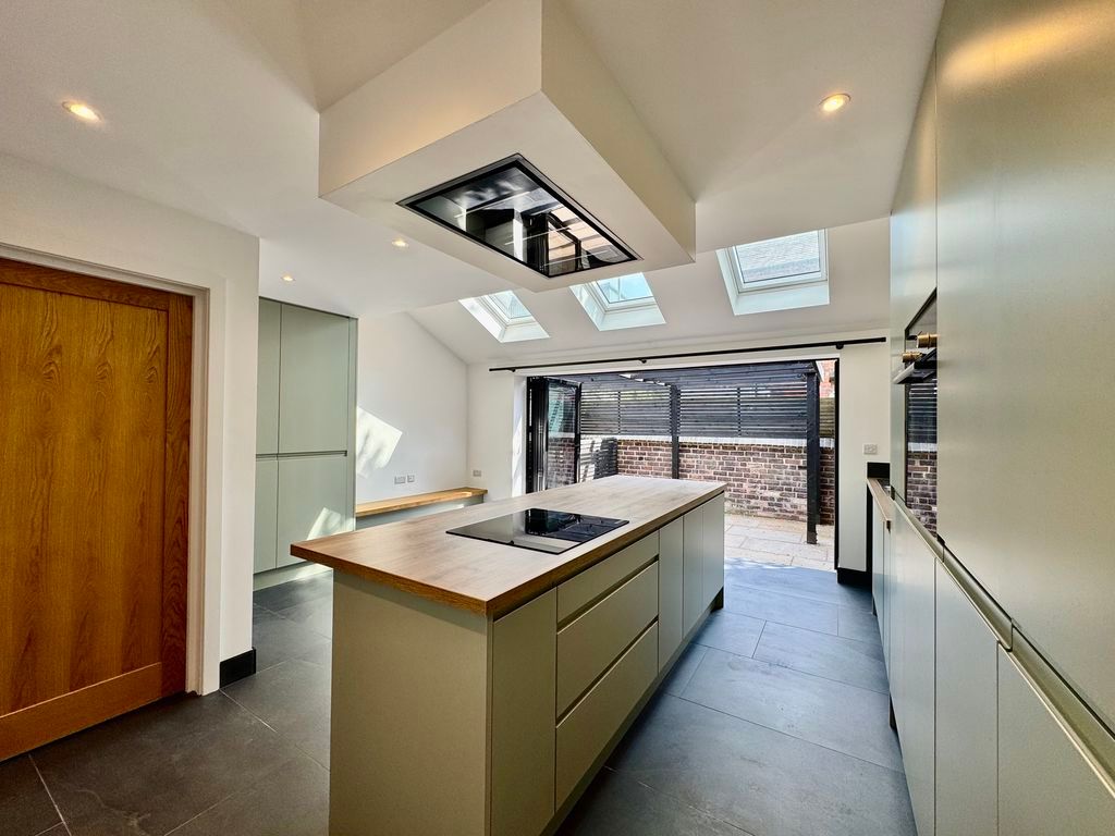 Property photo 2 of 25 Open Plan Dining Kitcchen