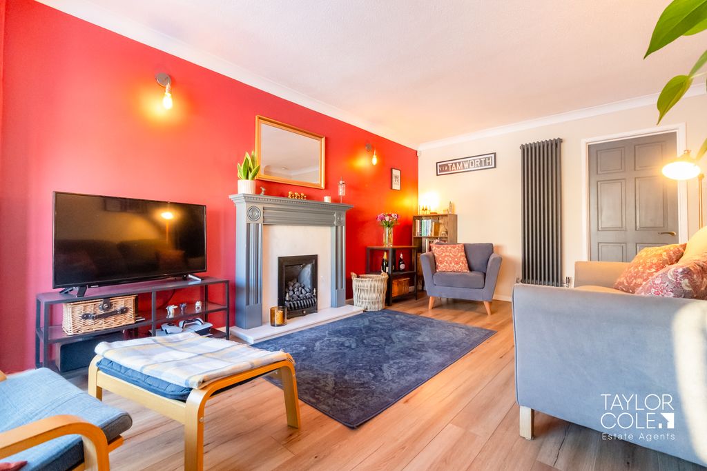 Property photo 2 of 27