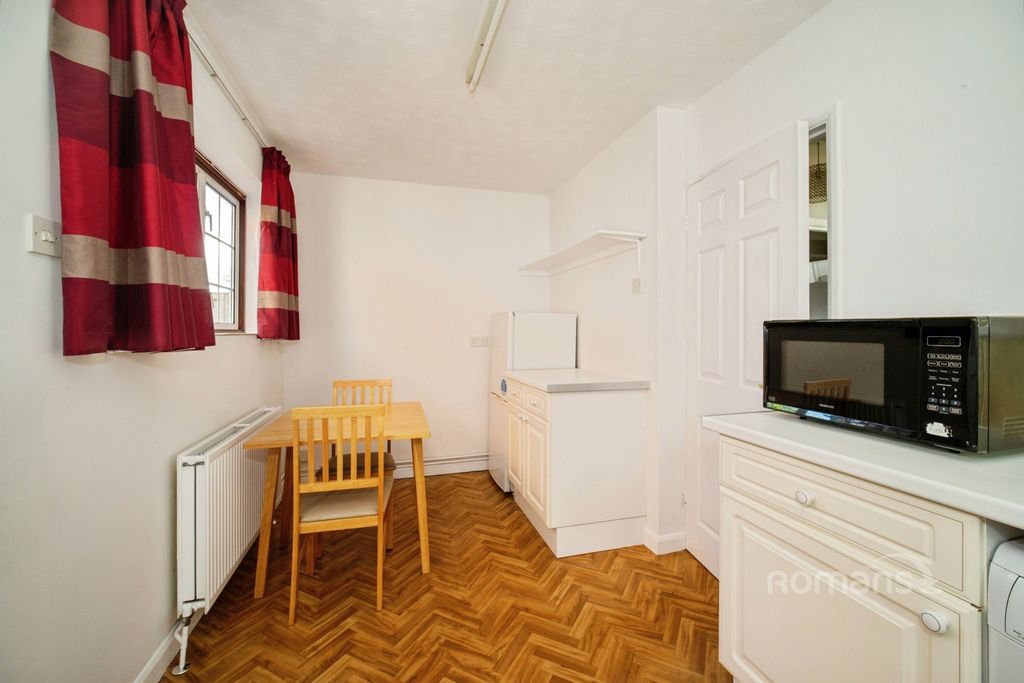 Property photo 3 of 11 Pbox-Img.Jpg