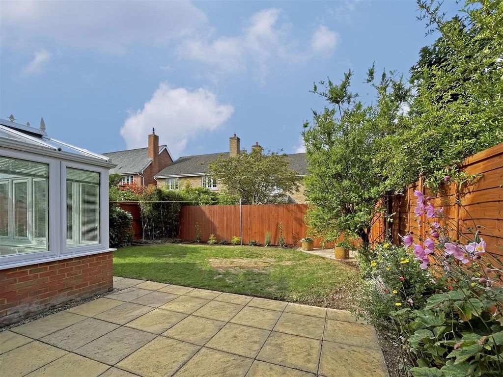 Property photo 2 of 17 Garden
