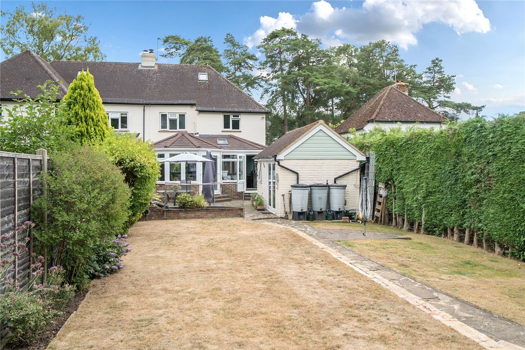 Property photo 2 of 27 Picture No. 24