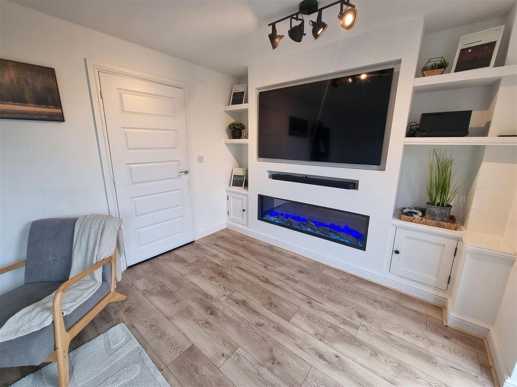 Property photo 3 of 32 11985.Jpg