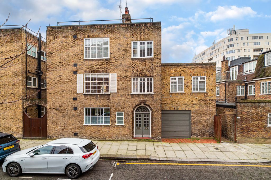 Property photo 1 of 18