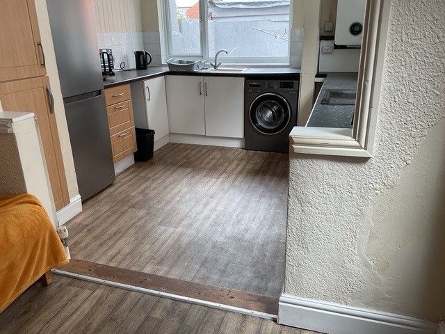 Property photo 3 of 30 Kitchen