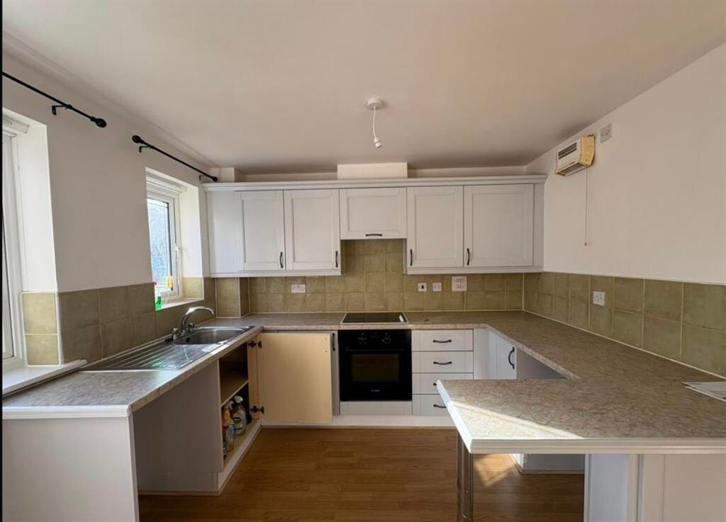 Property photo 2 of 8 Image