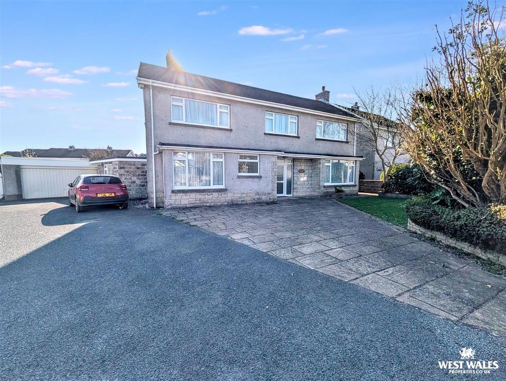 Property photo 2 of 39 1000151196.Jpg