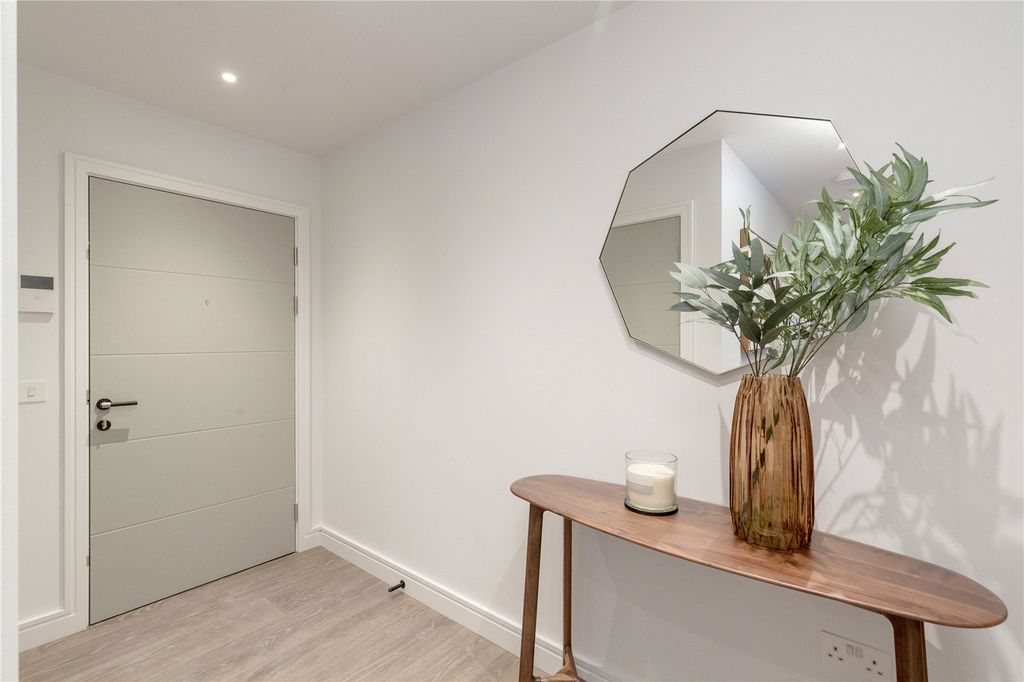 Property photo 3 of 19 Picture No. 25