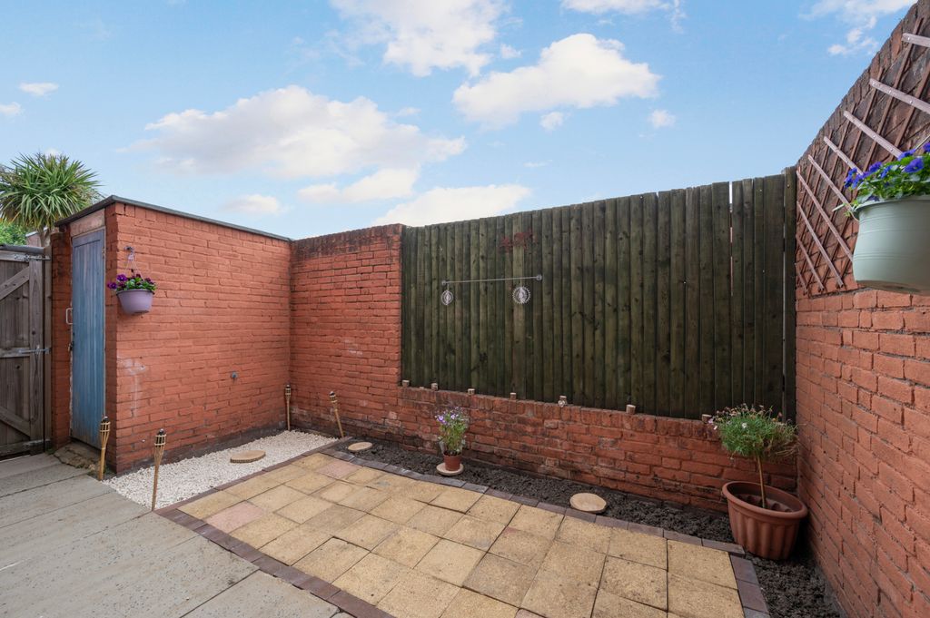 Property photo 3 of 11 Picture No. 12