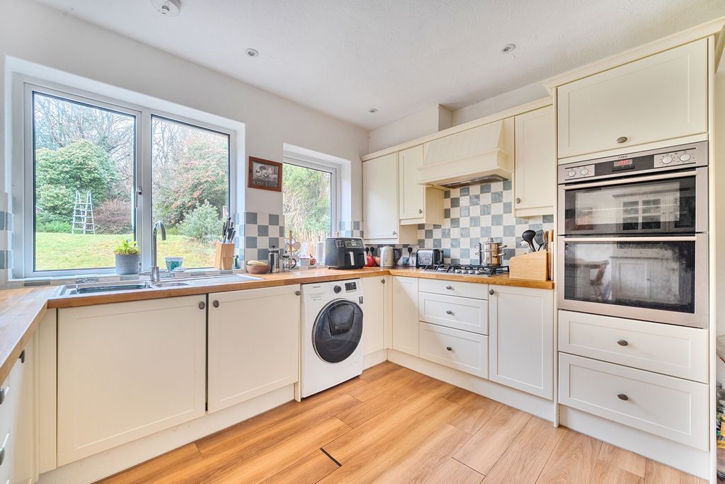 Property photo 3 of 21 1396917-12-69610d...