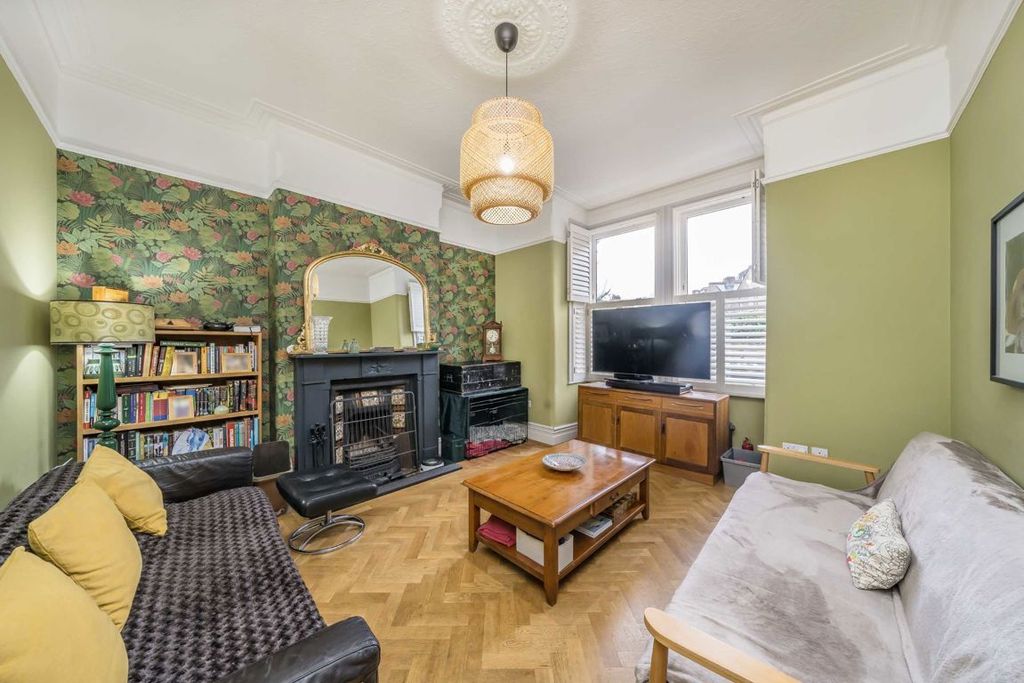 Property photo 2 of 12