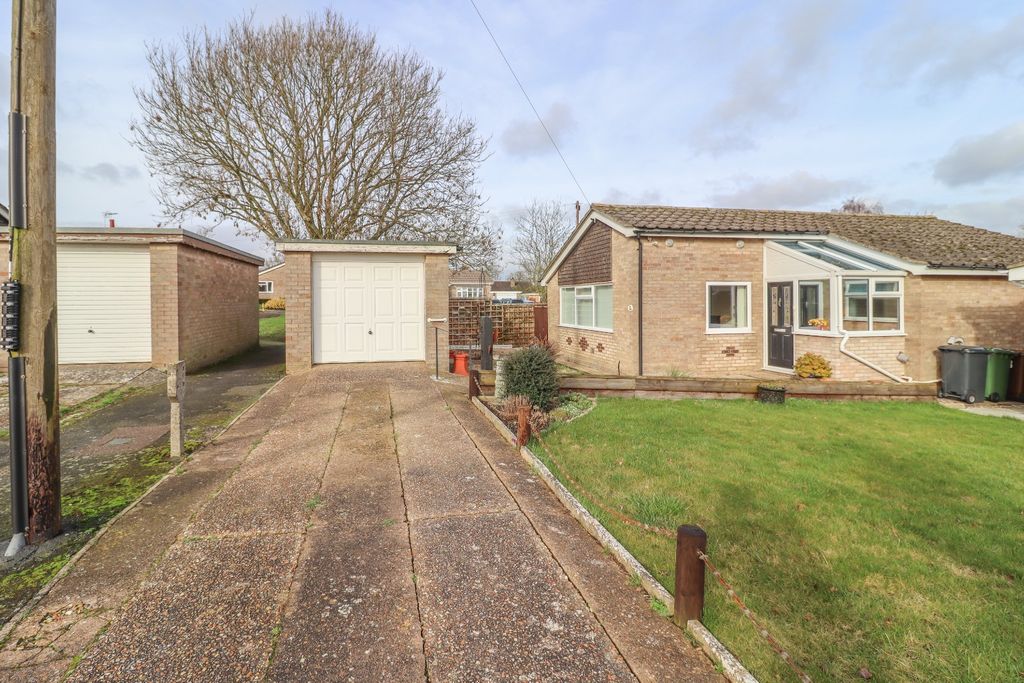 Property photo 1 of 19 4889571