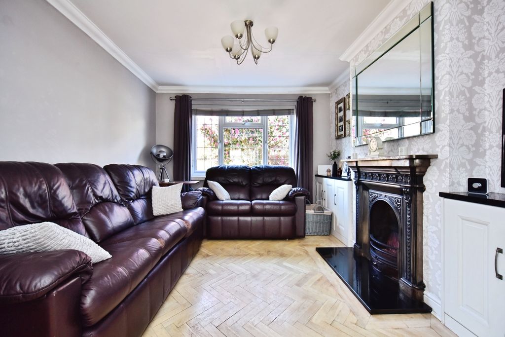 Property photo 3 of 20 Fbb_7778