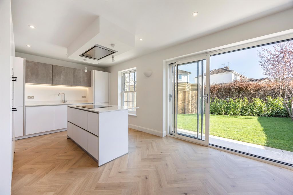 Property photo 3 of 17 Image