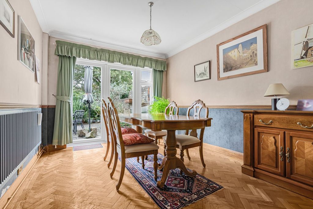 Property photo 3 of 13