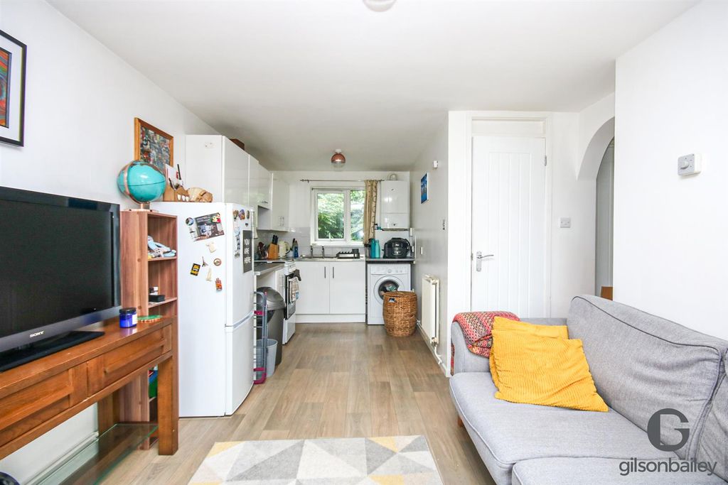 Property photo 3 of 7 Img_2367-2.Jpg