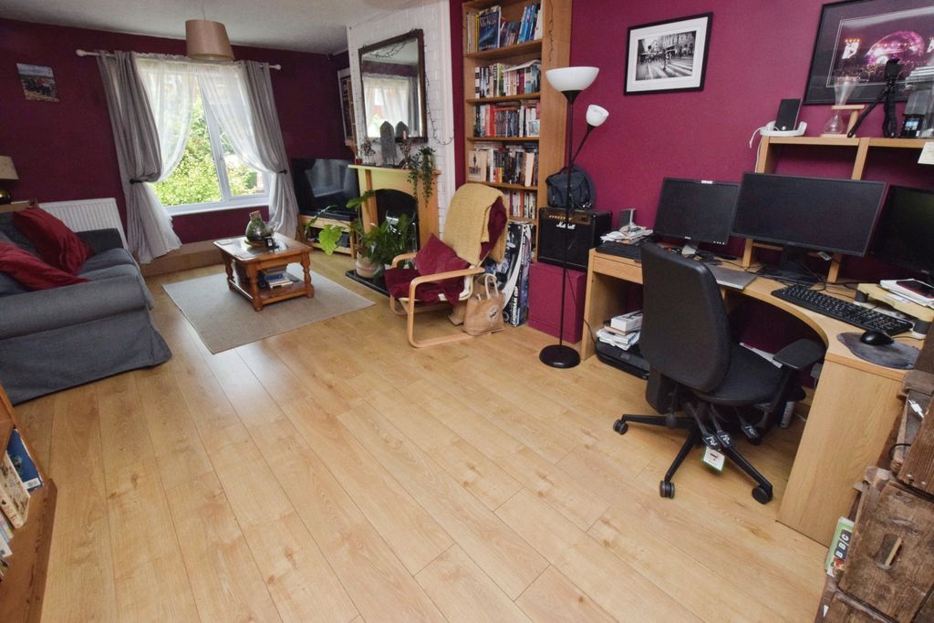 Property photo 3 of 11