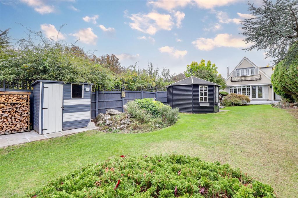 Property photo 1 of 31