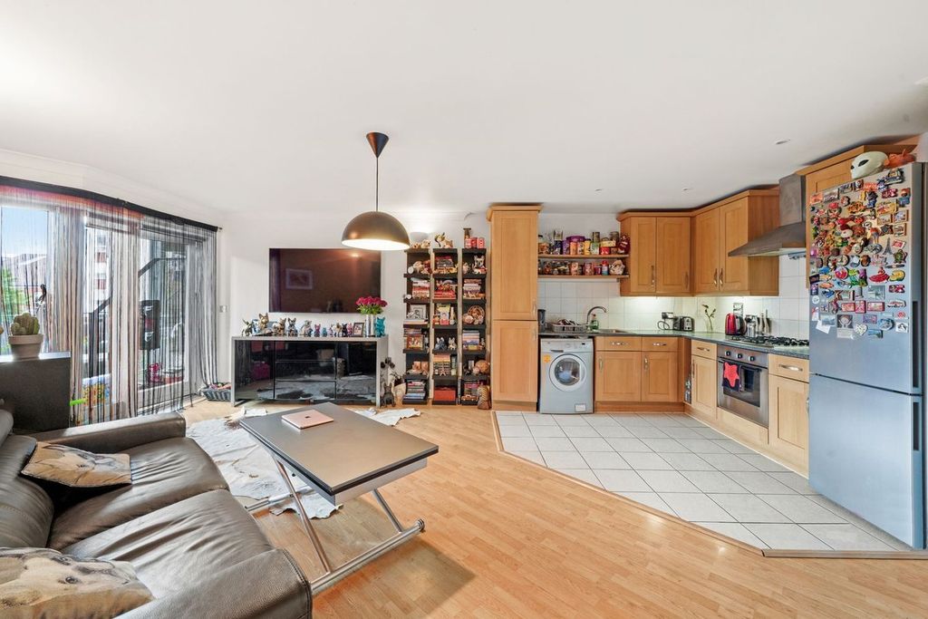 Property photo 3 of 11