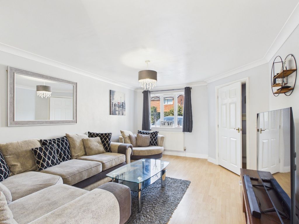 Property photo 3 of 12 4959625