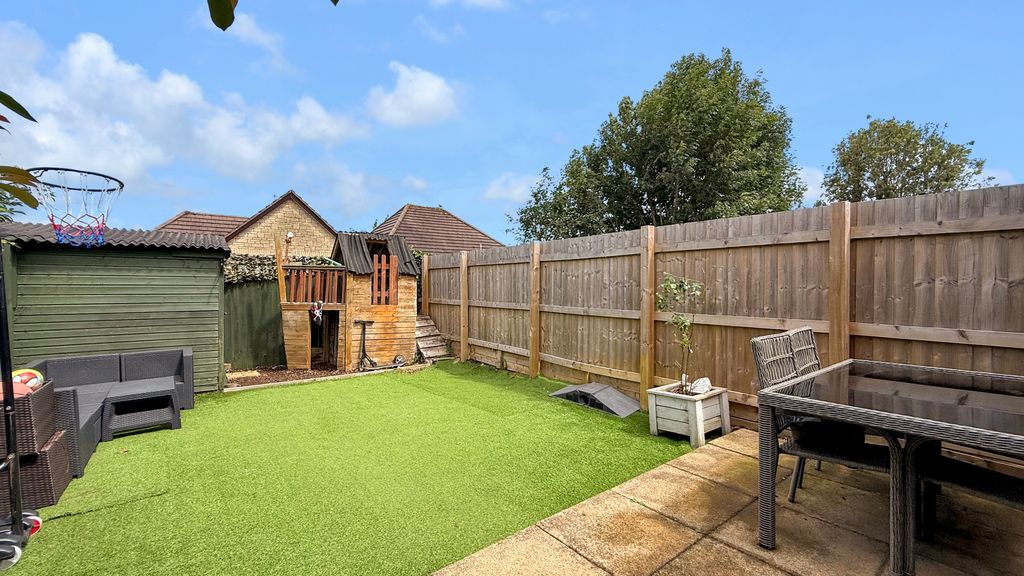 Property photo 2 of 13 Garden