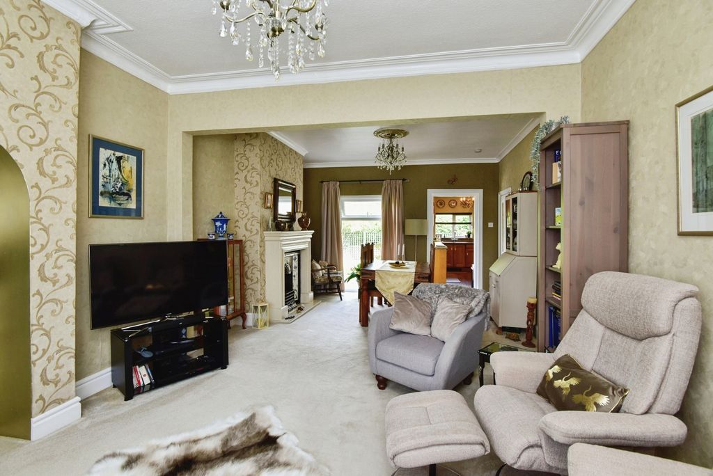 Property photo 2 of 18 Pbox-Img.Jpg