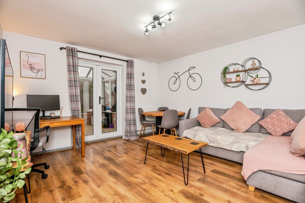 Property photo 2 of 15 Living / Dining Room