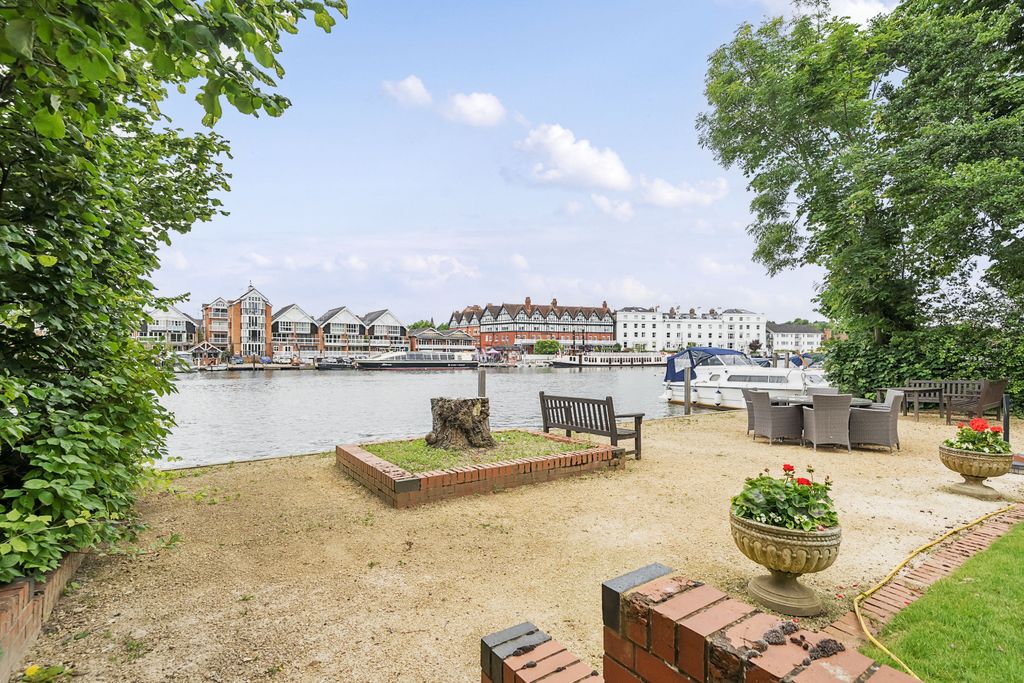 Property photo 2 of 32 Picture No. 28