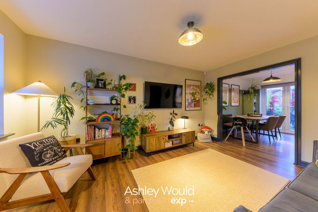 Property photo 2 of 21