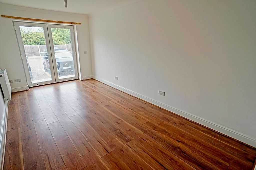 Property photo 2 of 11 Living Area