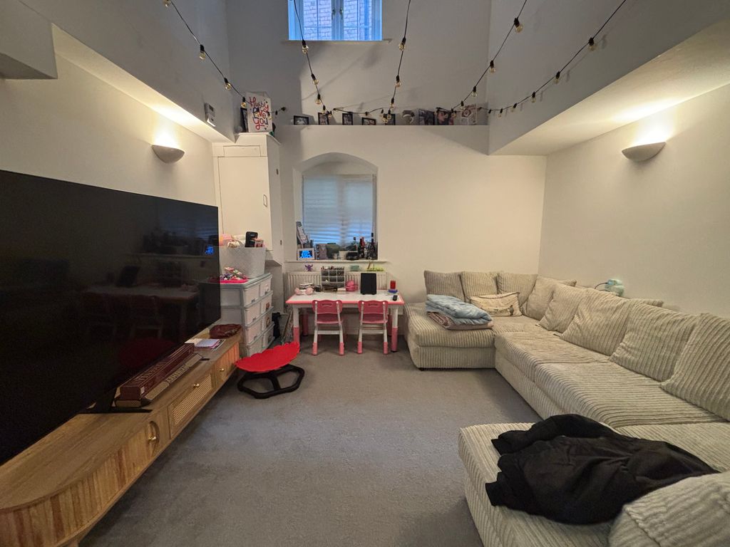 Property photo 3 of 11
