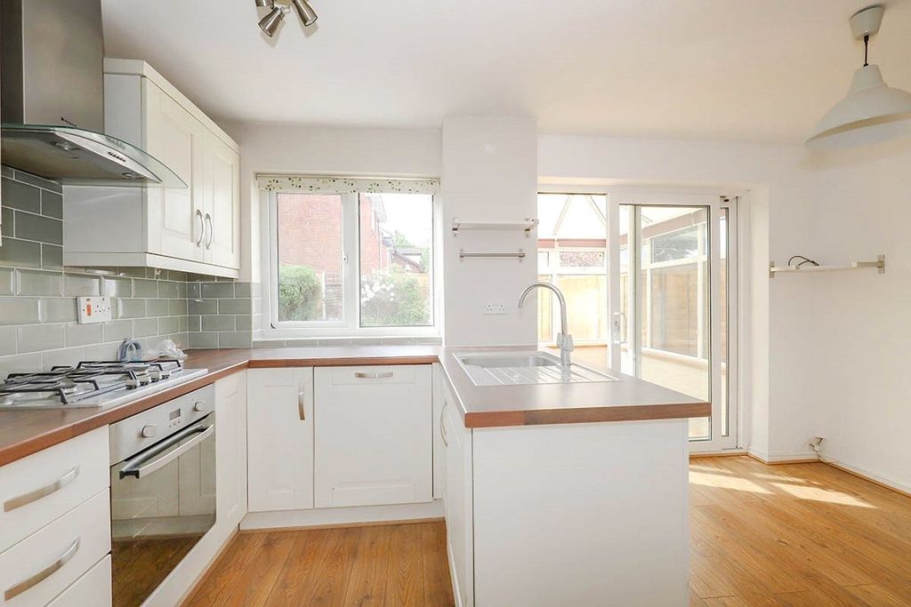 Property photo 3 of 14 Kitchen / Diner