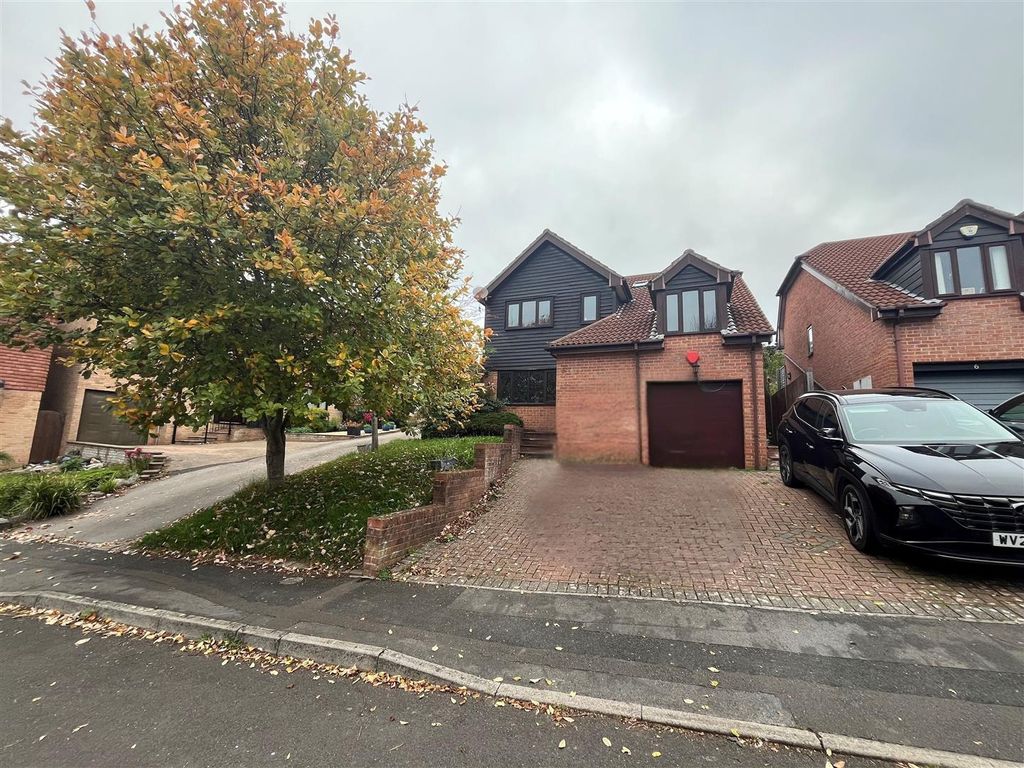 Property photo 1 of 13 Outside 1.Jpg