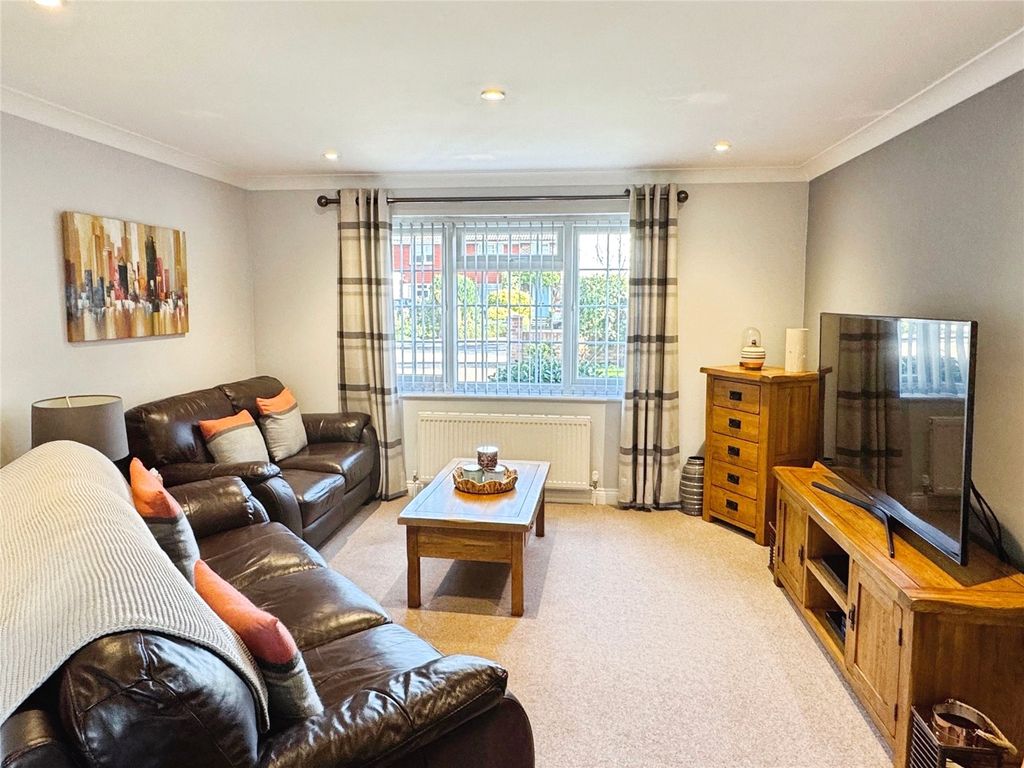 Property photo 3 of 12 Picture No. 10