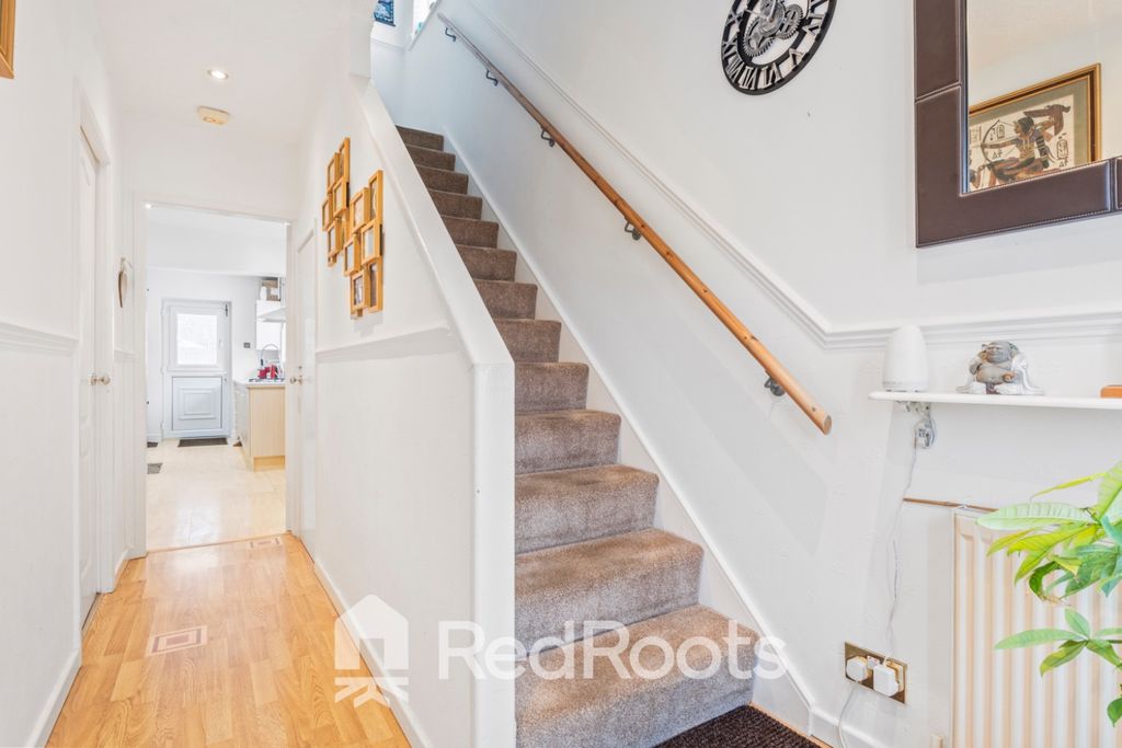 Property photo 2 of 28 4572012