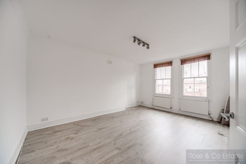 Property photo 1 of 10 Photo 6
