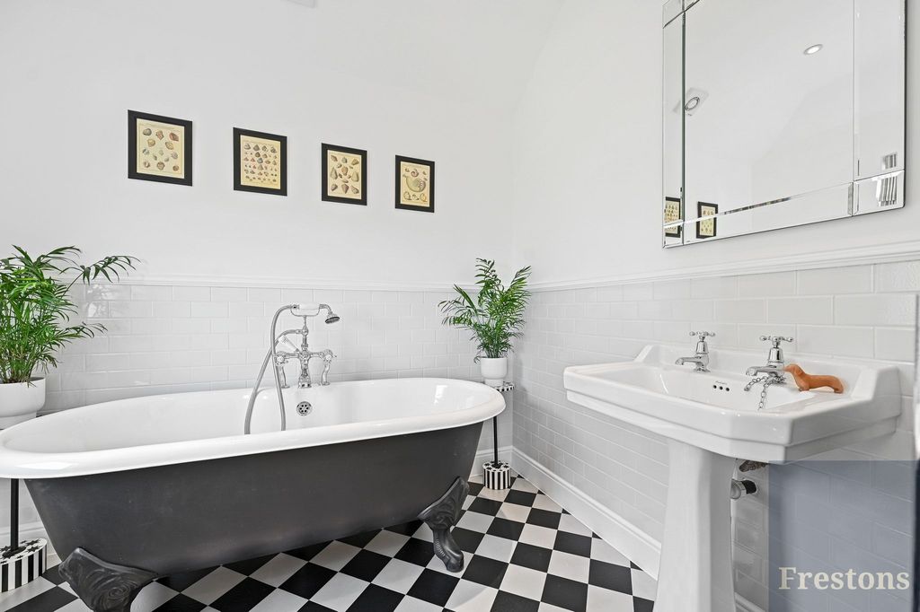 Property photo 2 of 3