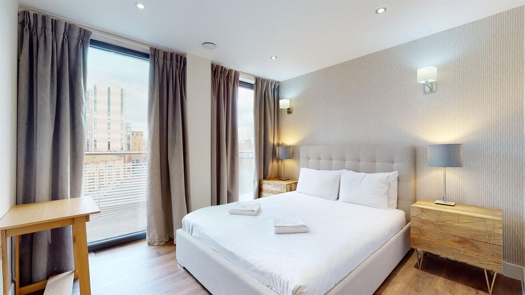 Property photo 1 of 17 6320473B83823A0013437269_c08c663470E5Fce72Bc7F2E3B