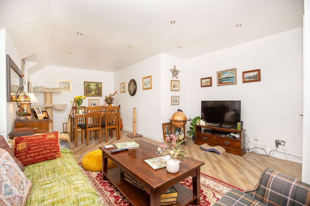 Property photo 2 of 13 Mw26-1949