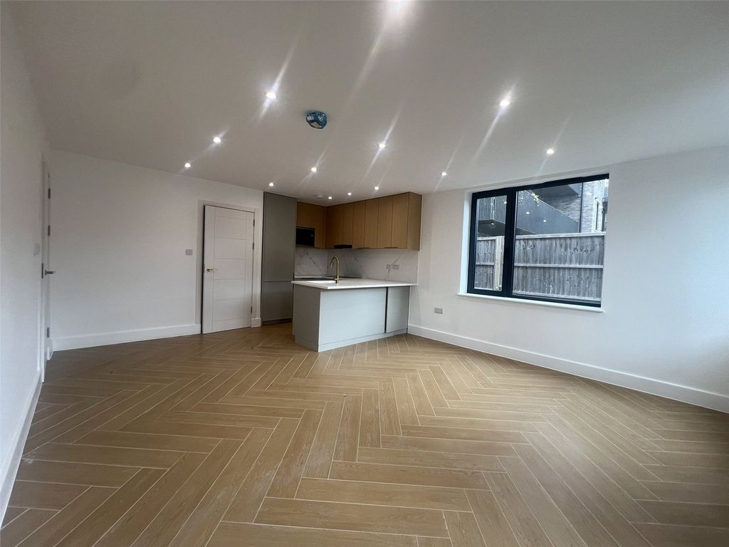 Property photo 2 of 12 Picture No. 06